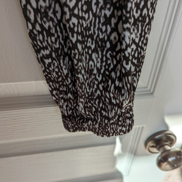 DKNY Jeans Lightweight Print 100% Viscose Rayon Joggers, size Medium - Picture 2 of 10